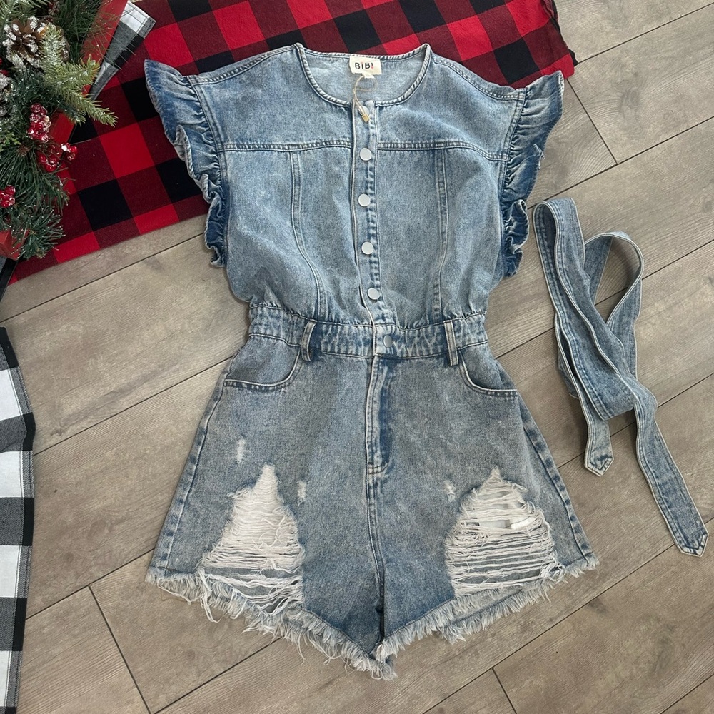 New BiBi Ruffled Distressed Denim Romper Ruffle Sleeve Romper Size Small - Picture 10 of 16